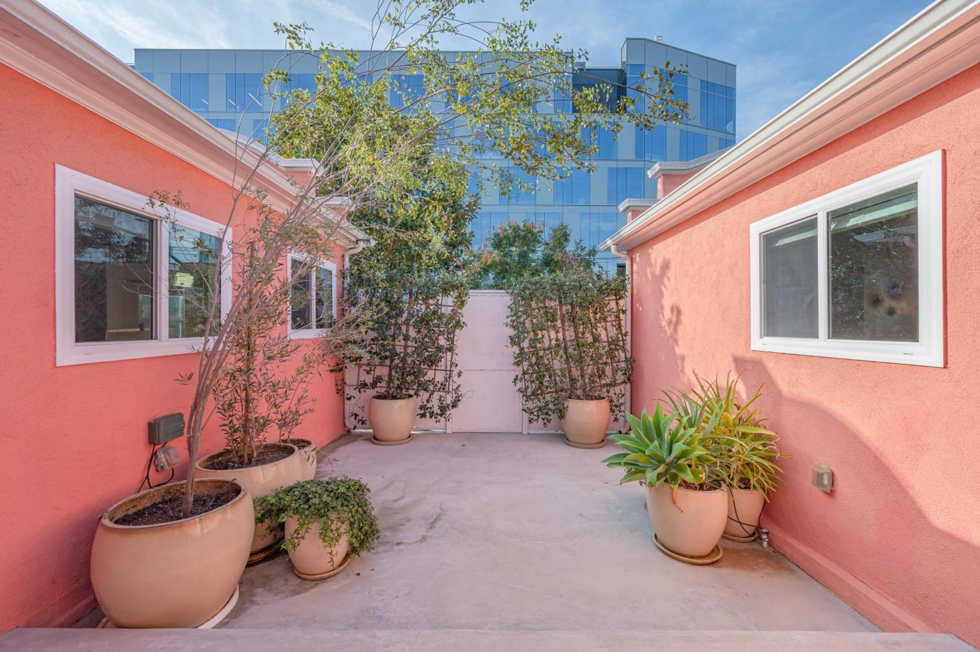 Art Deco By Avantstay 1920S Remodeled Bungalow Open Layout Courtyard Los Angeles Exterior photo